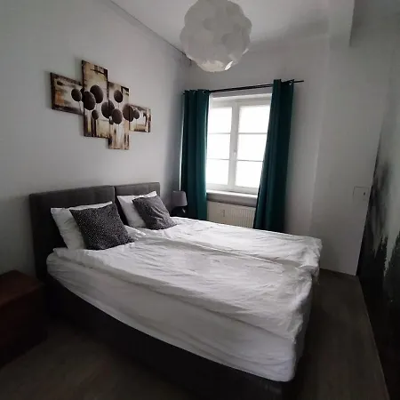 Nowy Swiat 29 2* Warsaw
